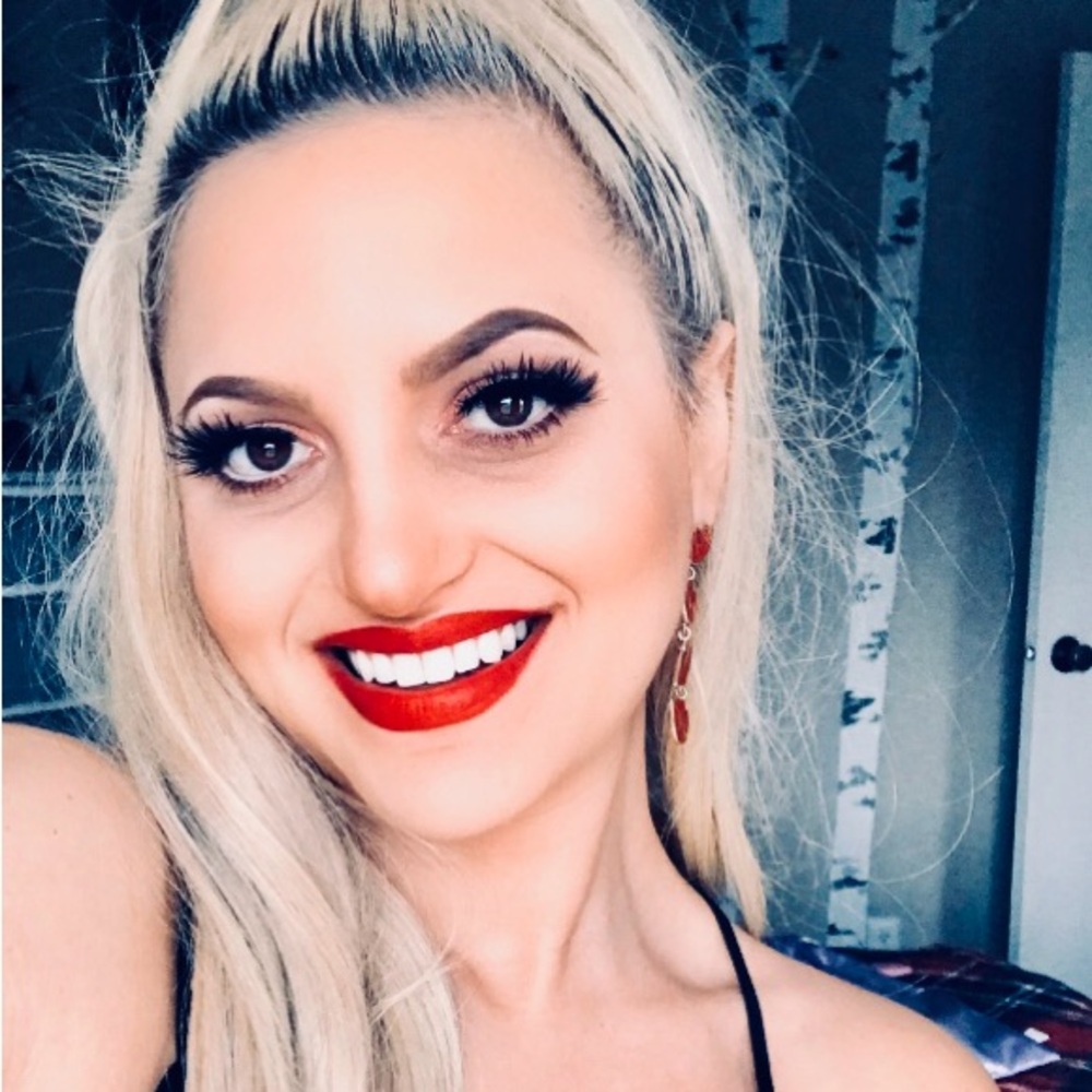 Meet your Posher, Sabrina
